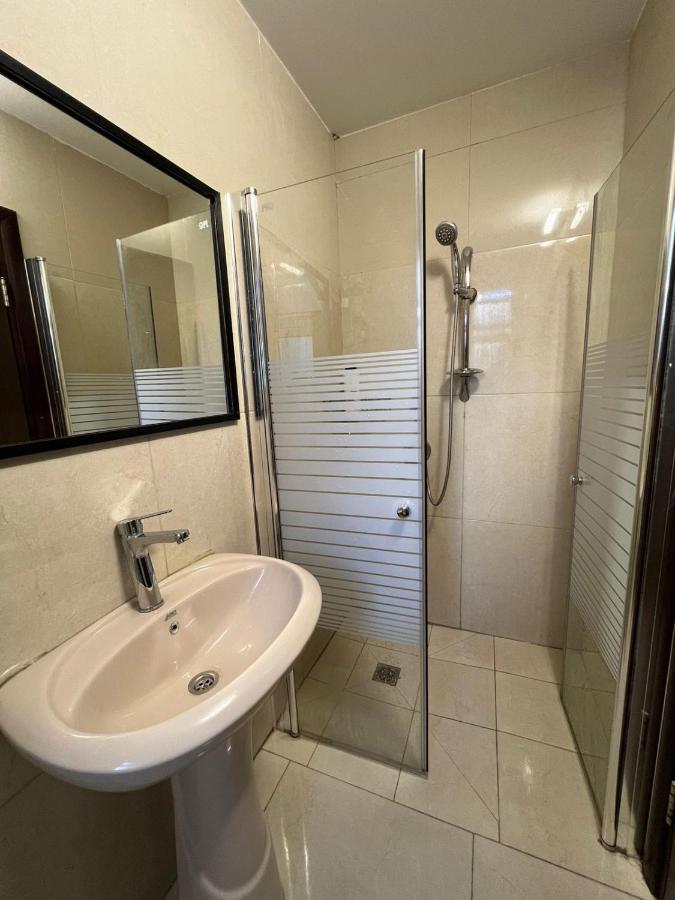 Central Ben Yehuda Apartment Jerusalem Exterior photo